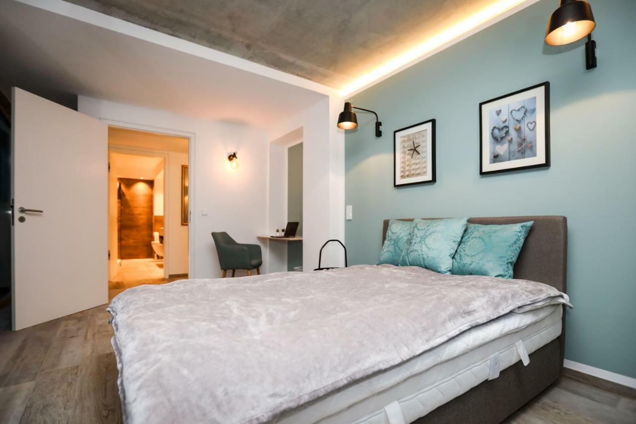 Atelierwohnung Mit Garten Apartment *