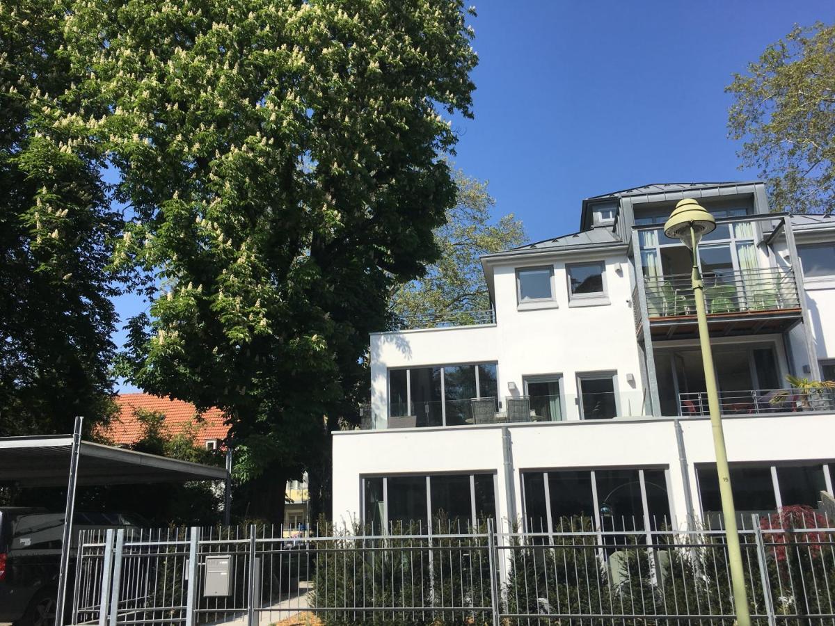 Atelierwohnung Mit Garten *